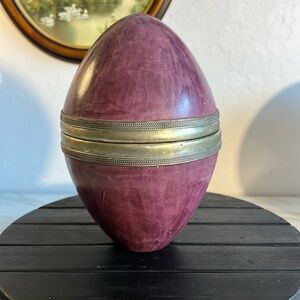 Ceramic egg box